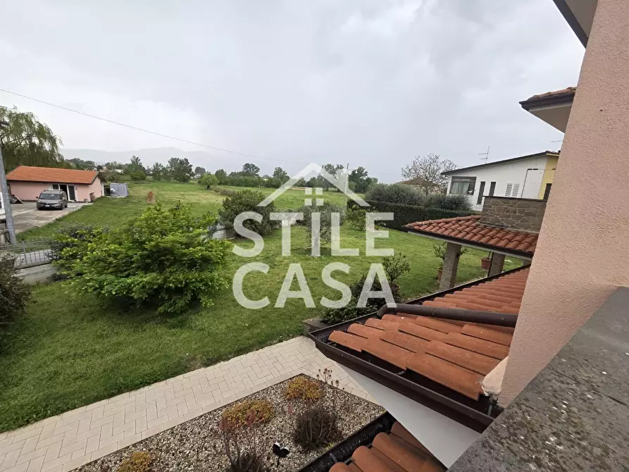 Immagine 44 di Villa in vendita  a Capannori