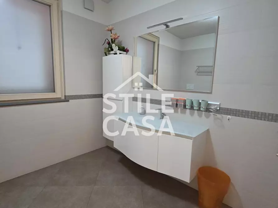 Immagine 32 di Villa in vendita  a Capannori