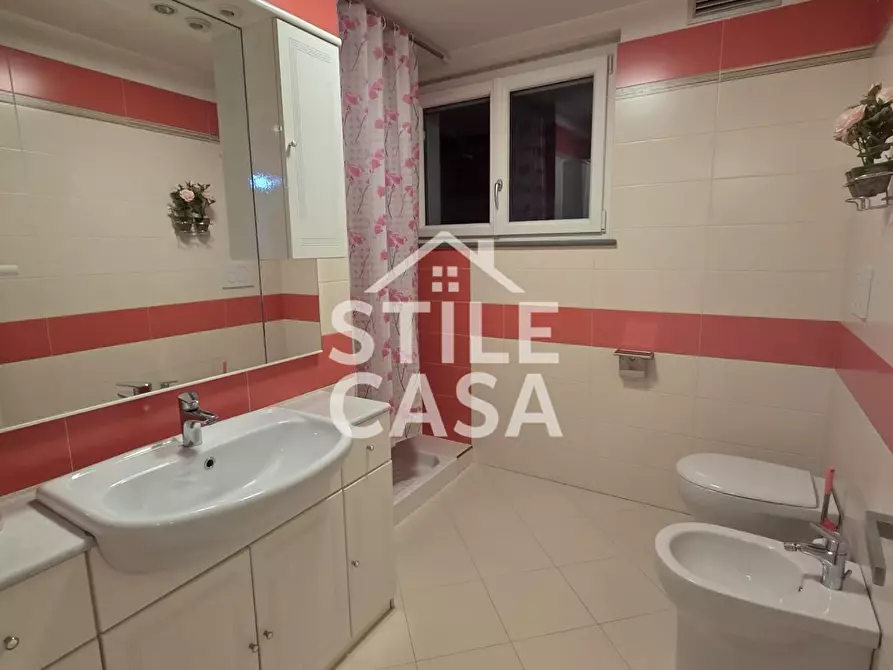 Immagine 56 di Villa in vendita  a Capannori