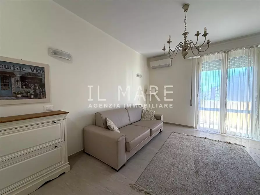 Immagine 7 di Appartamento in vendita  a Massa