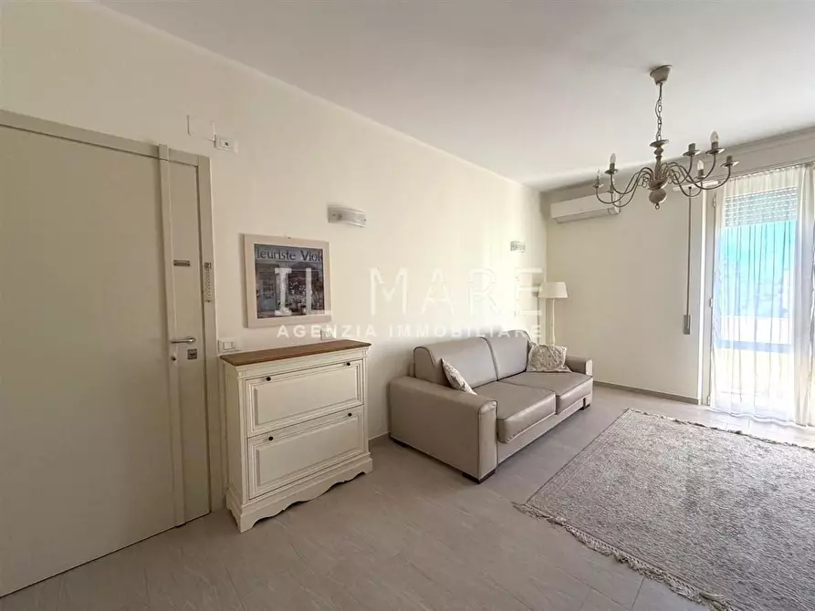 Immagine 3 di Appartamento in vendita  a Massa