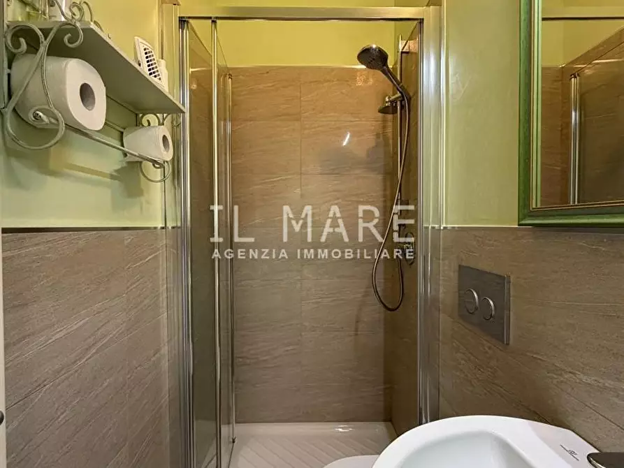 Immagine 25 di Appartamento in vendita  a Massa