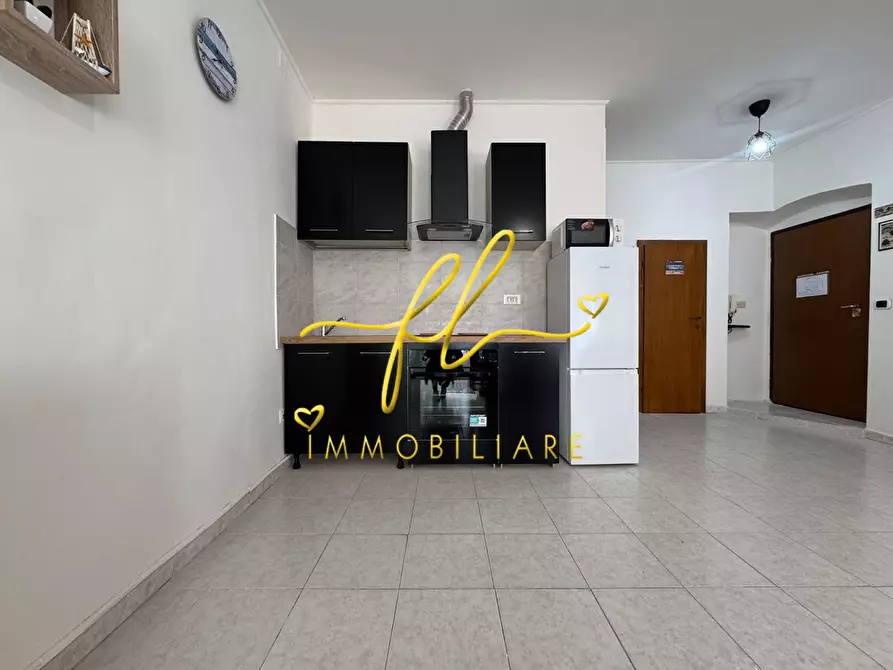 Immagine 9 di Appartamento in vendita  a Livorno