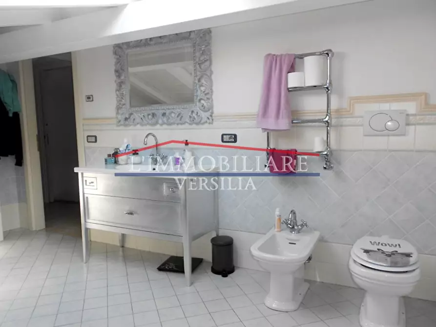 Immagine 28 di Casa bifamiliare in vendita  a Seravezza