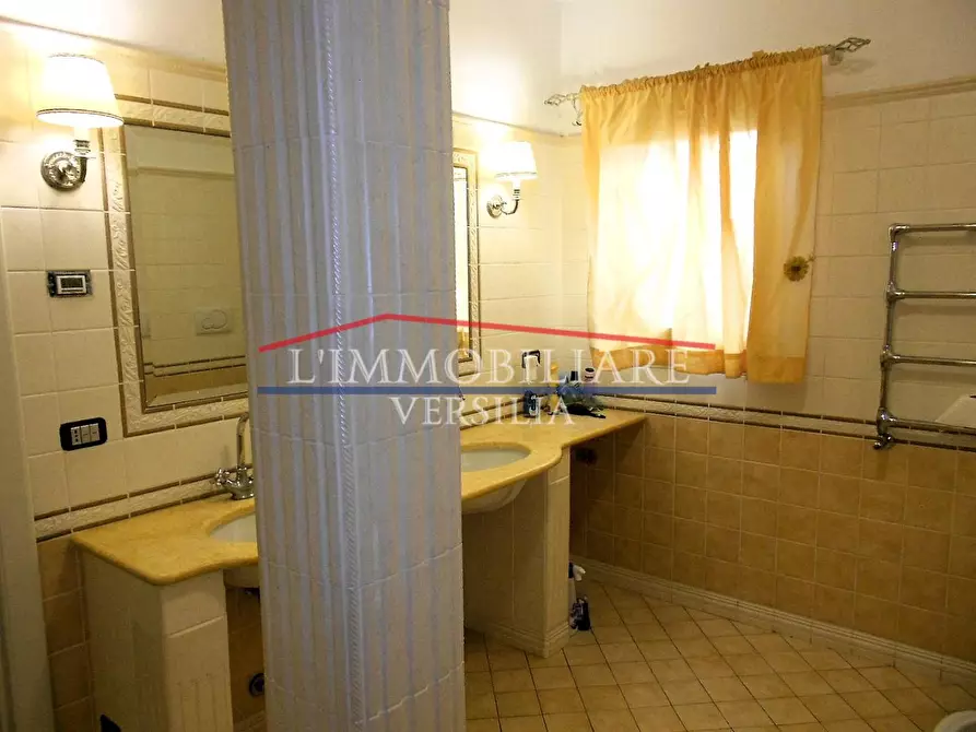Immagine 45 di Casa bifamiliare in vendita  a Seravezza