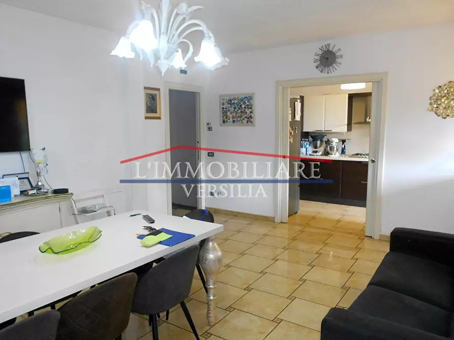 Immagine 15 di Casa bifamiliare in vendita  a Seravezza