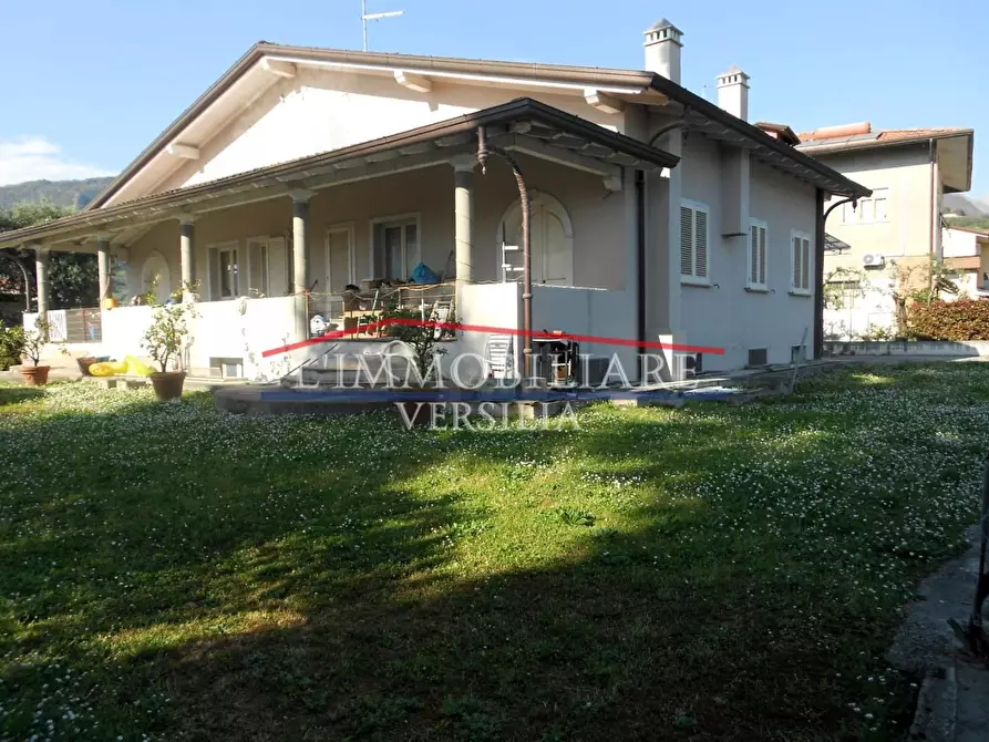 Immagine 4 di Casa bifamiliare in vendita  a Seravezza