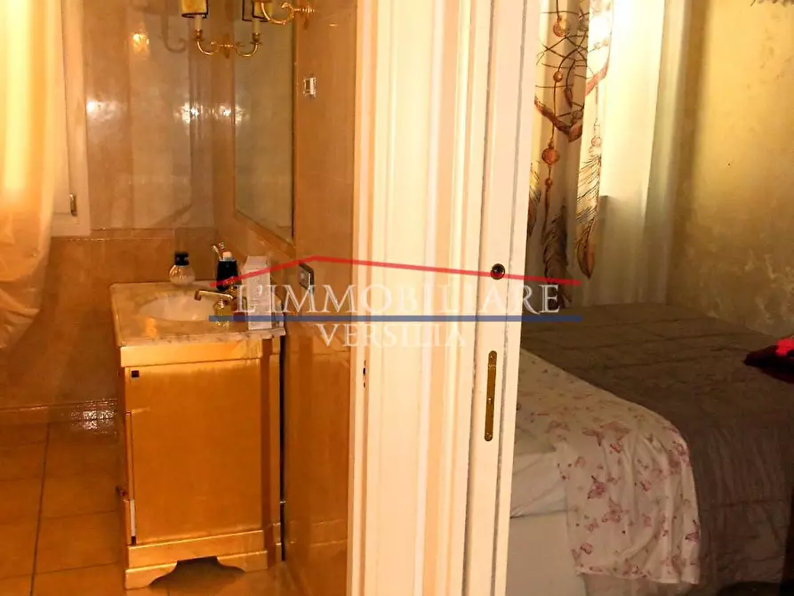 Immagine 25 di Casa bifamiliare in vendita  a Seravezza