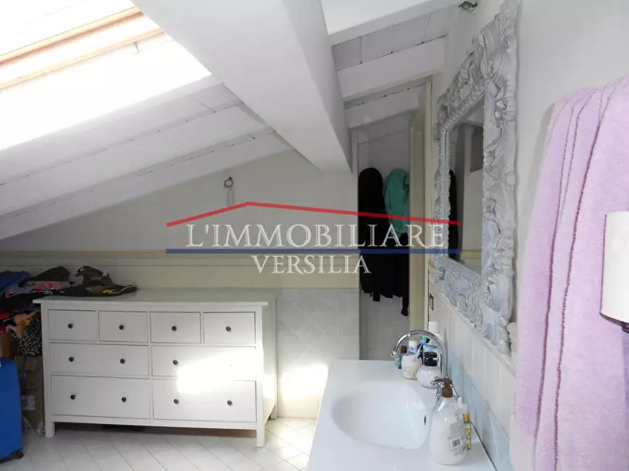 Immagine 30 di Casa bifamiliare in vendita  a Seravezza