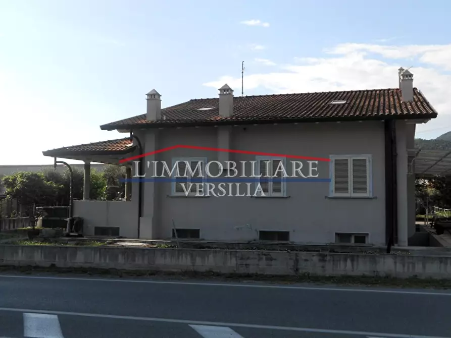Immagine 54 di Casa bifamiliare in vendita  a Seravezza