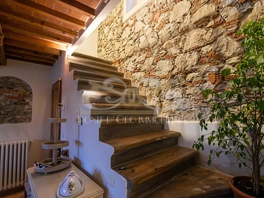 Immagine 8 di Rustico / casale in vendita  a Massarosa