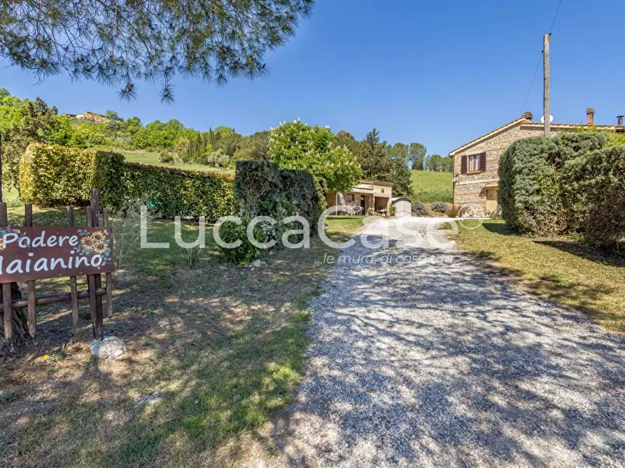 Immagine 1 di Casa colonica in vendita  a Volterra
