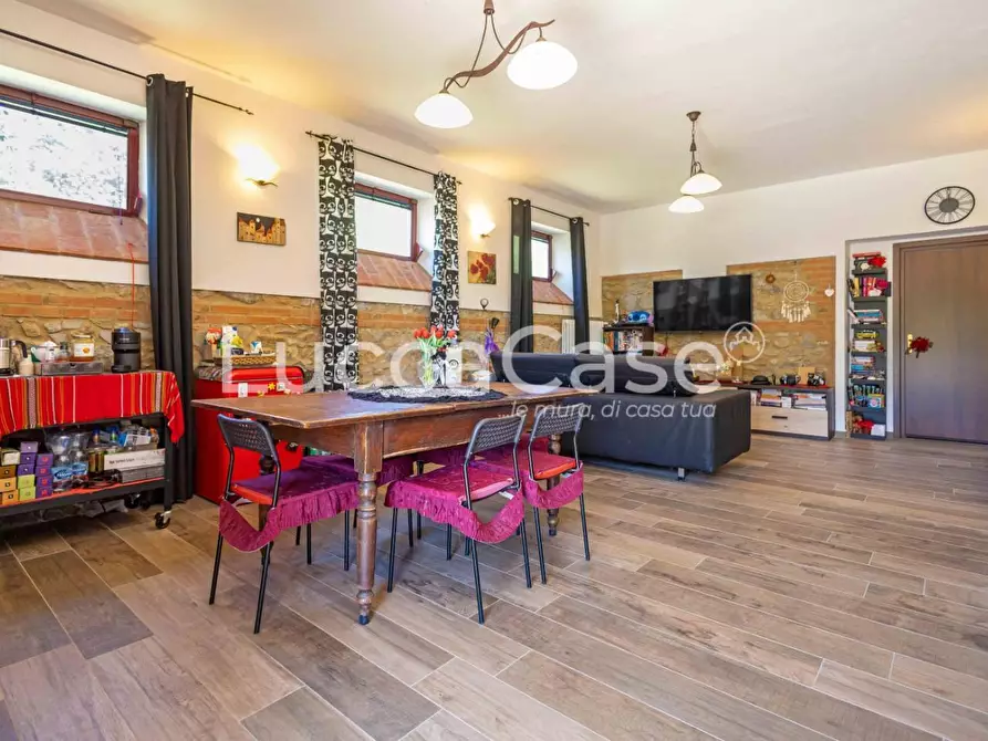 Immagine 11 di Casa colonica in vendita  a Volterra