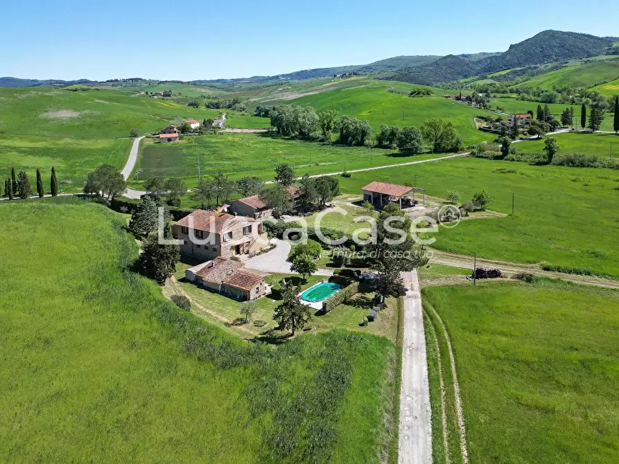 Immagine 21 di Casa colonica in vendita  a Volterra