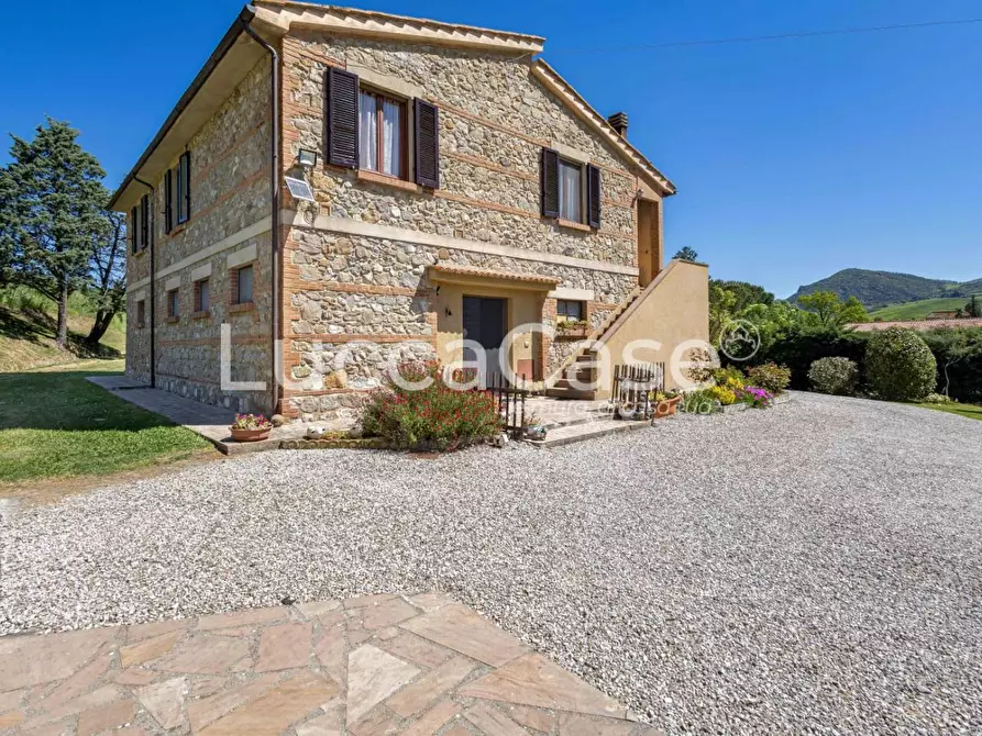 Immagine 3 di Casa colonica in vendita  a Volterra