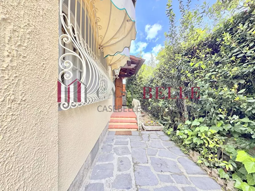 Immagine 38 di Casa indipendente in affitto  a Forte Dei Marmi