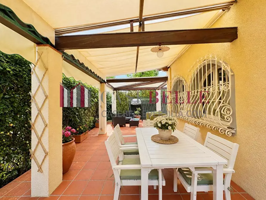 Immagine 1 di Casa indipendente in affitto  a Forte Dei Marmi