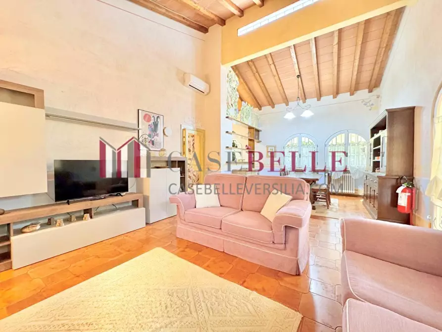 Immagine 14 di Casa indipendente in affitto  a Forte Dei Marmi