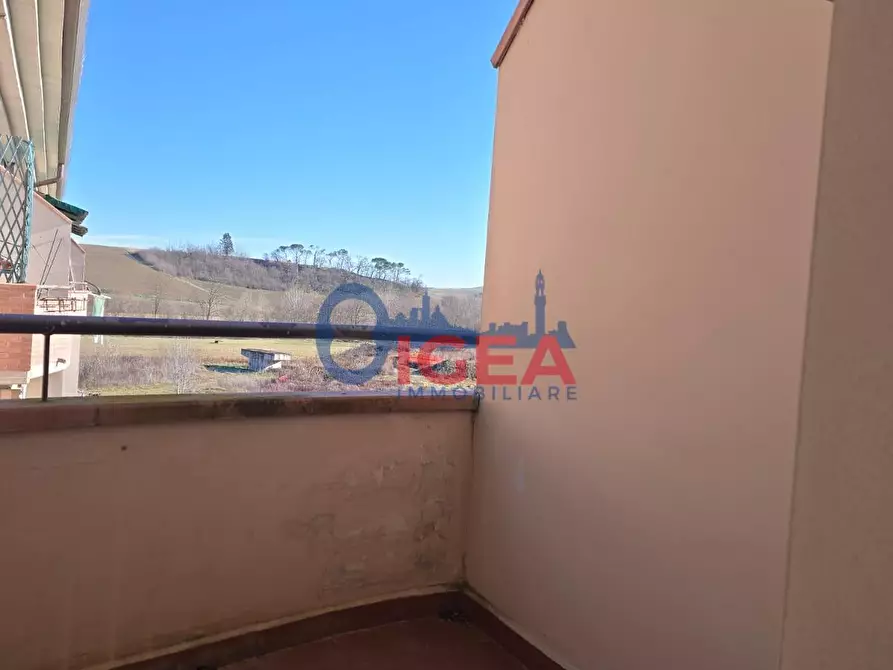 Immagine 9 di Appartamento in vendita  a Siena