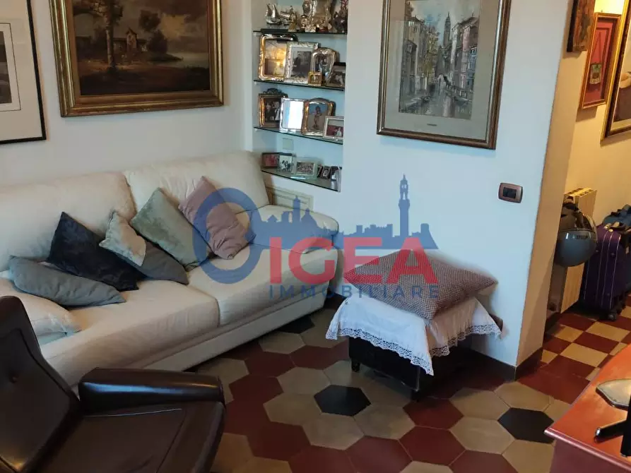 Immagine 11 di Appartamento in vendita  a Siena
