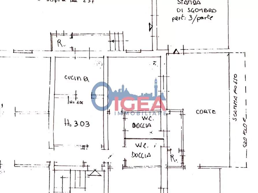 Immagine 28 di Appartamento in vendita  a Siena
