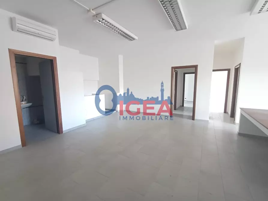Immagine 4 di Ufficio in vendita  a Poggibonsi