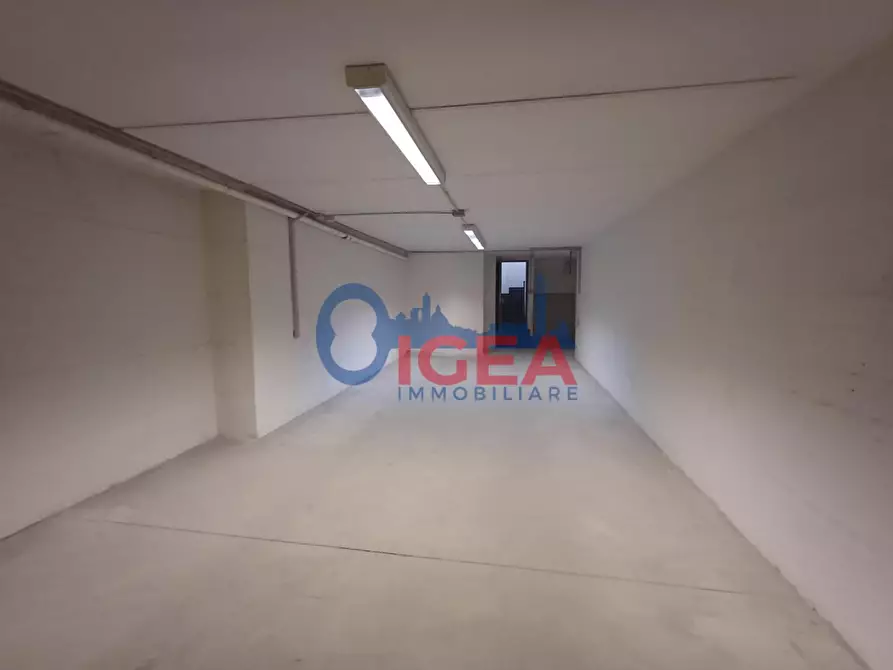 Immagine 28 di Ufficio in vendita  a Poggibonsi