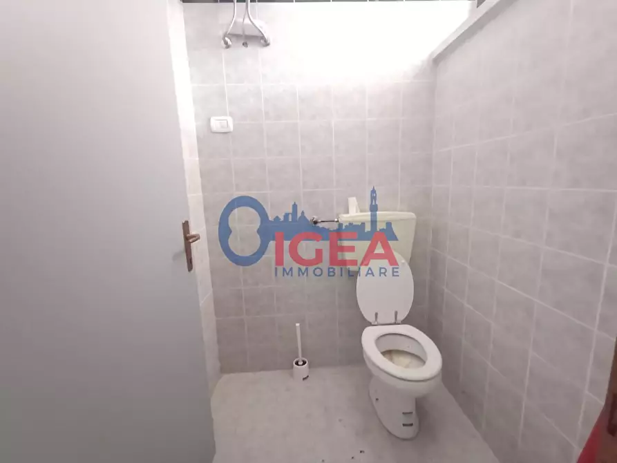 Immagine 8 di Ufficio in vendita  a Poggibonsi
