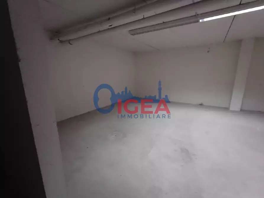 Immagine 22 di Ufficio in vendita  a Poggibonsi