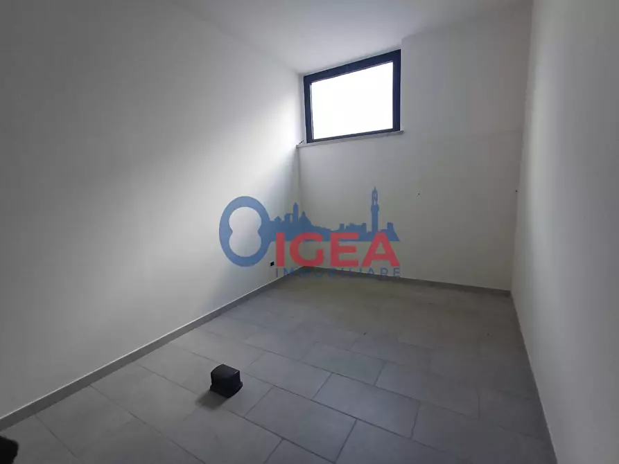 Immagine 18 di Ufficio in vendita  a Poggibonsi