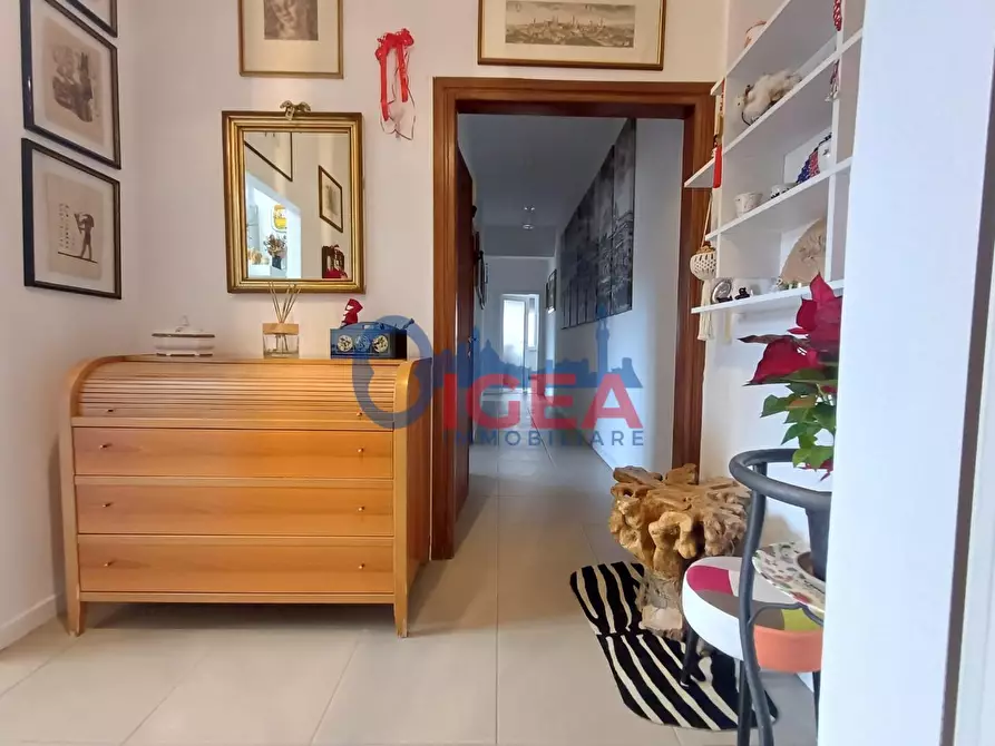 Immagine 11 di Appartamento in vendita  a Siena