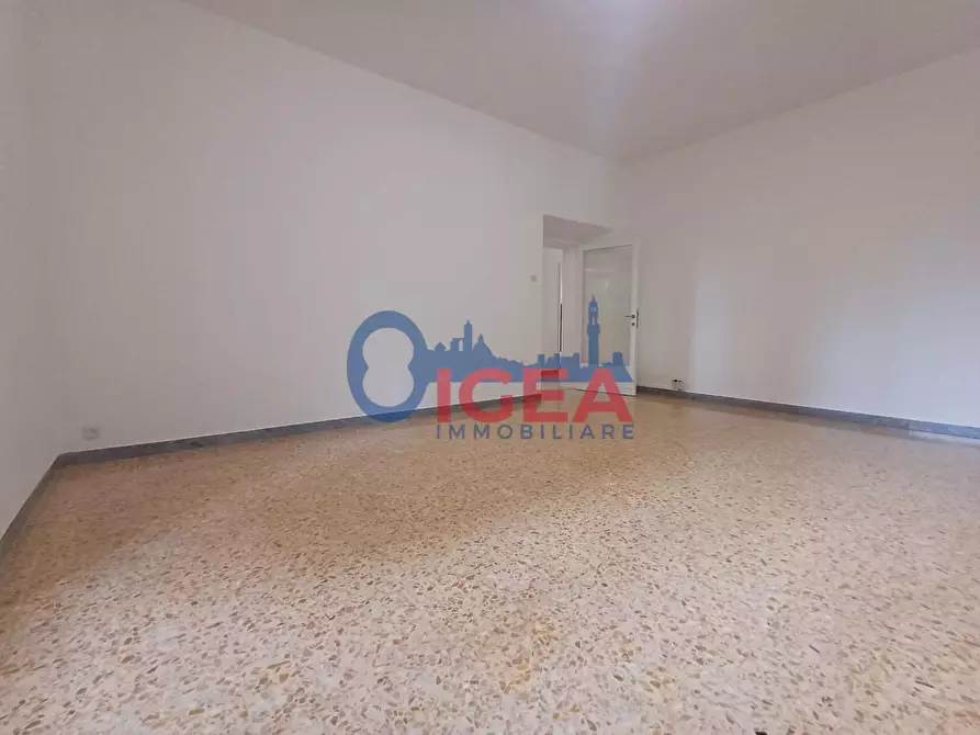 Immagine 10 di Appartamento in vendita  a Siena