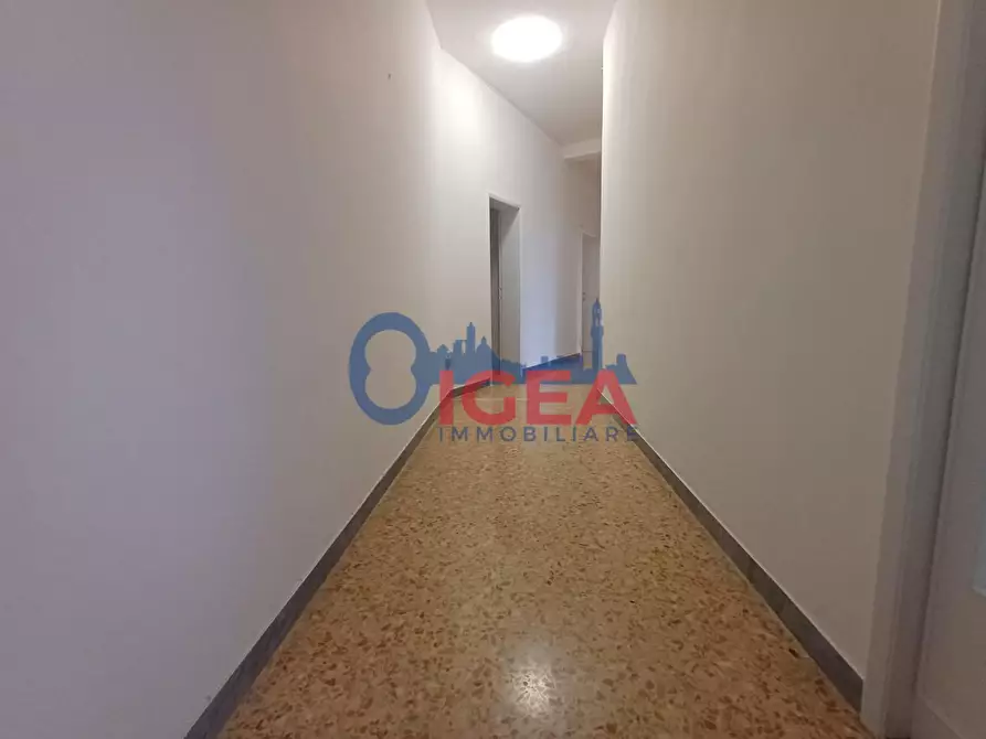 Immagine 15 di Appartamento in vendita  a Siena