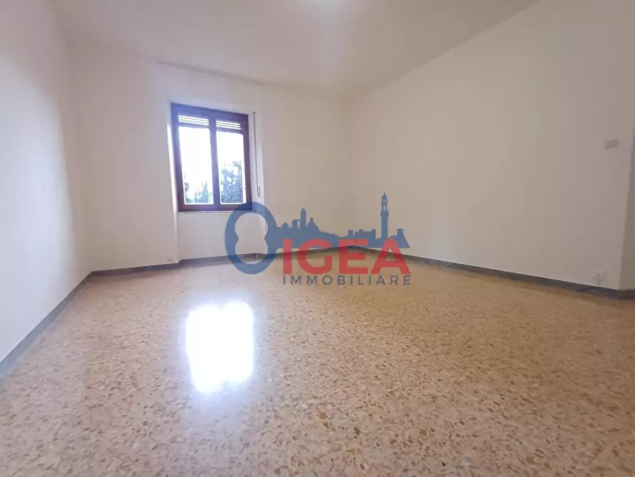 Immagine 9 di Appartamento in vendita  a Siena
