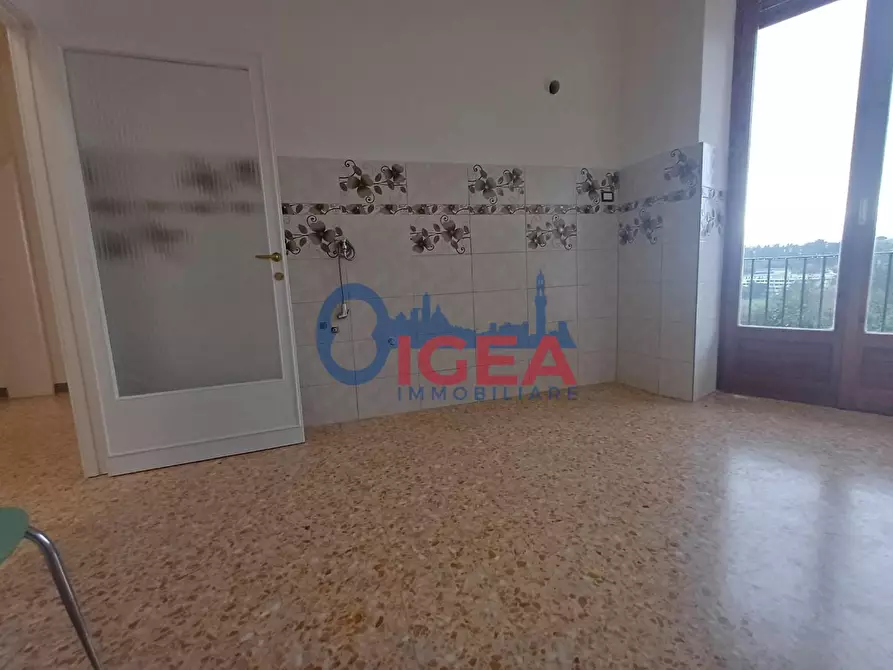 Immagine 21 di Appartamento in vendita  a Siena