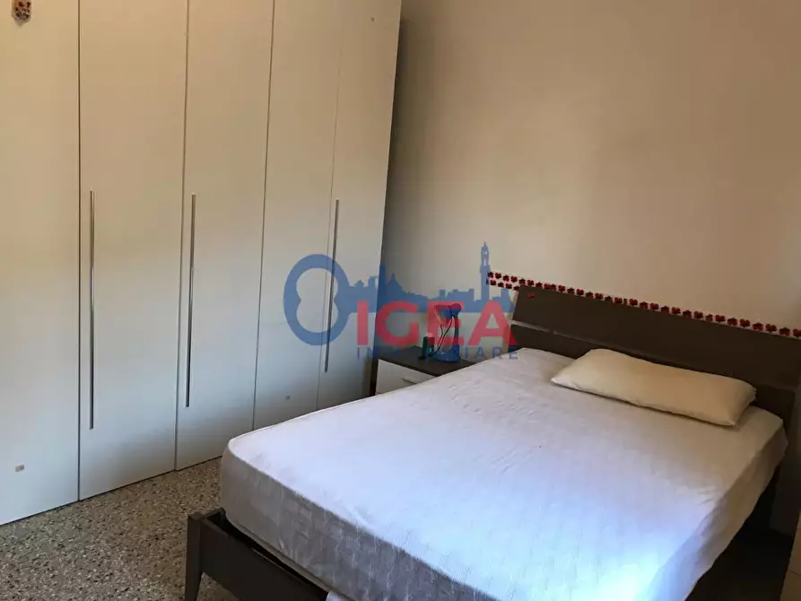 Immagine 11 di Appartamento in vendita  a Siena