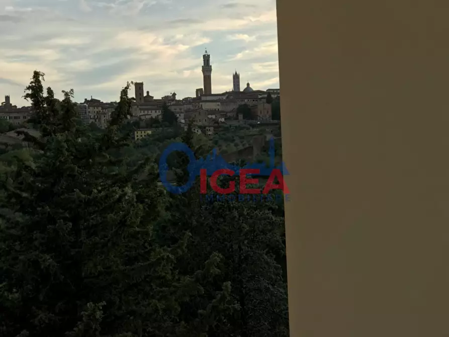 Immagine 9 di Appartamento in vendita  a Siena