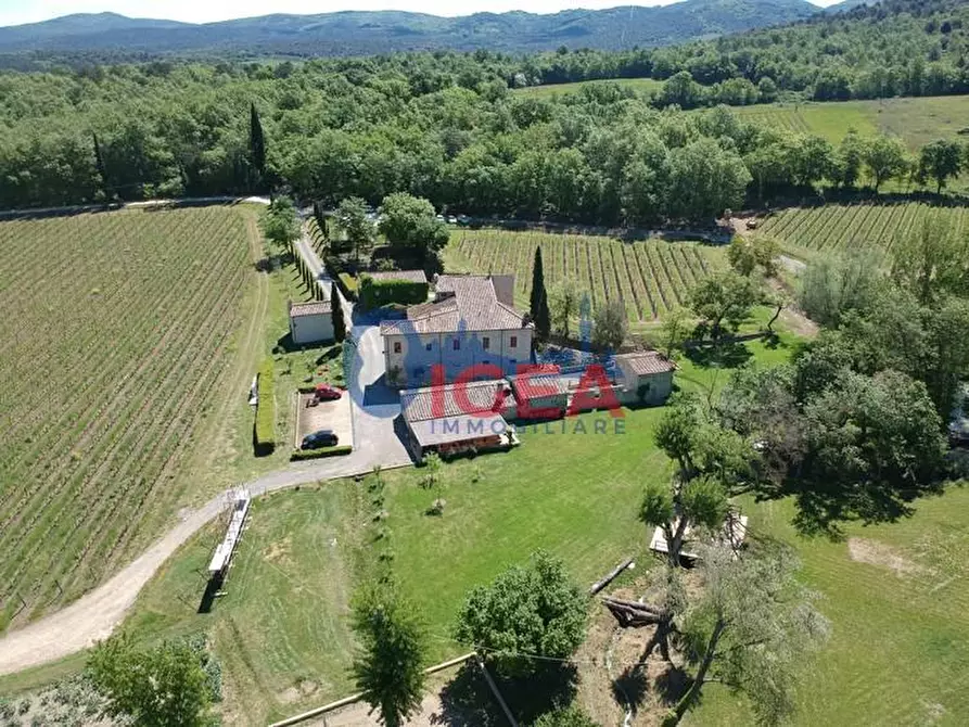 Immagine 13 di Casa colonica in vendita  a Colle Di Val D'elsa