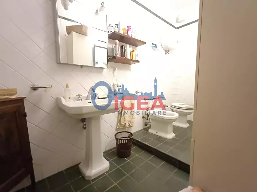 Immagine 62 di Appartamento in vendita  a Siena