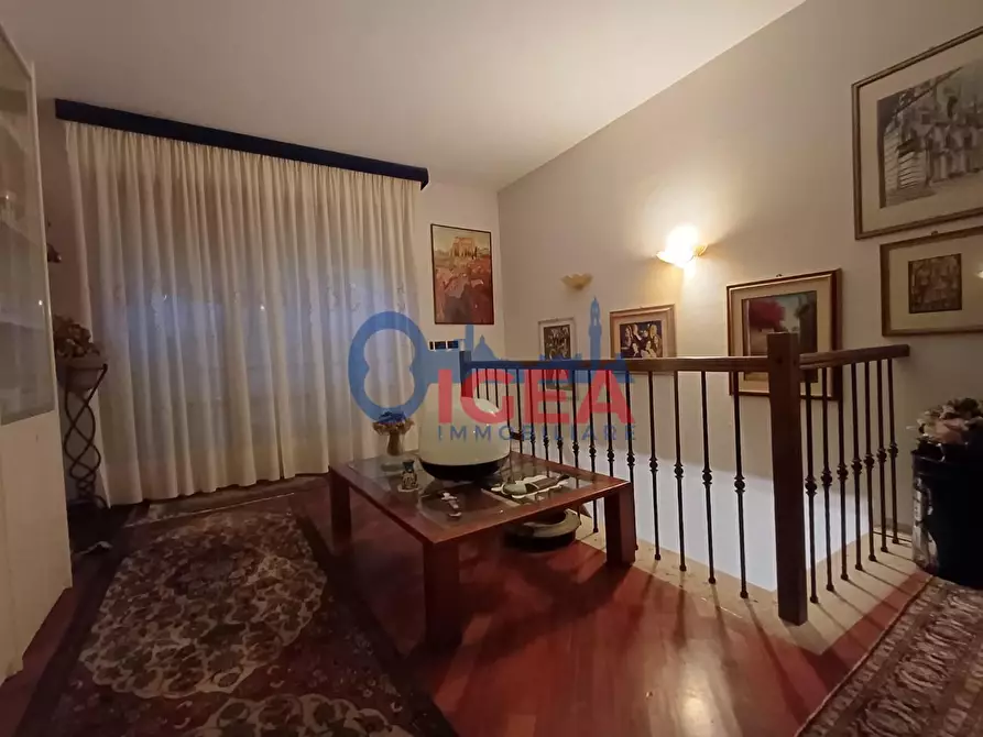 Immagine 4 di Appartamento in vendita  a Siena