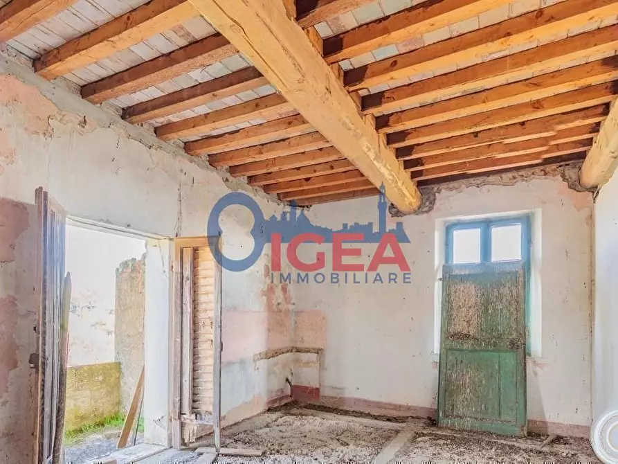 Immagine 41 di Casa colonica in vendita  a Torrita Di Siena