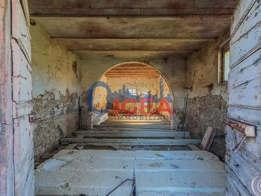 Immagine 17 di Casa colonica in vendita  a Torrita Di Siena