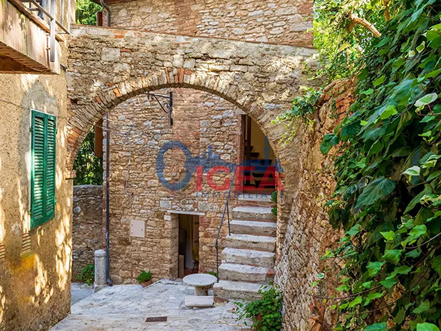Immagine 6 di Immobile di prestigio in vendita  a Rapolano Terme
