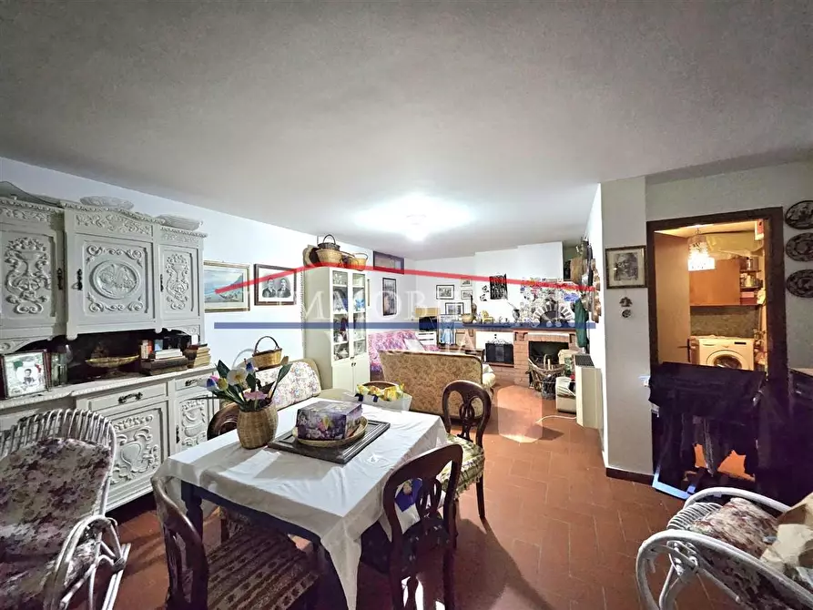 Immagine 20 di Casa trifamiliare in vendita  a Massa