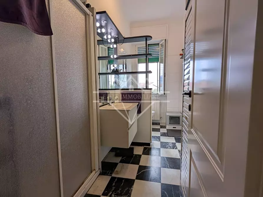 Immagine 10 di Appartamento in affitto  a Carrara