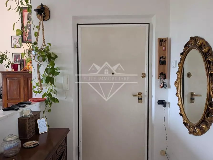 Immagine 13 di Appartamento in affitto  a Carrara