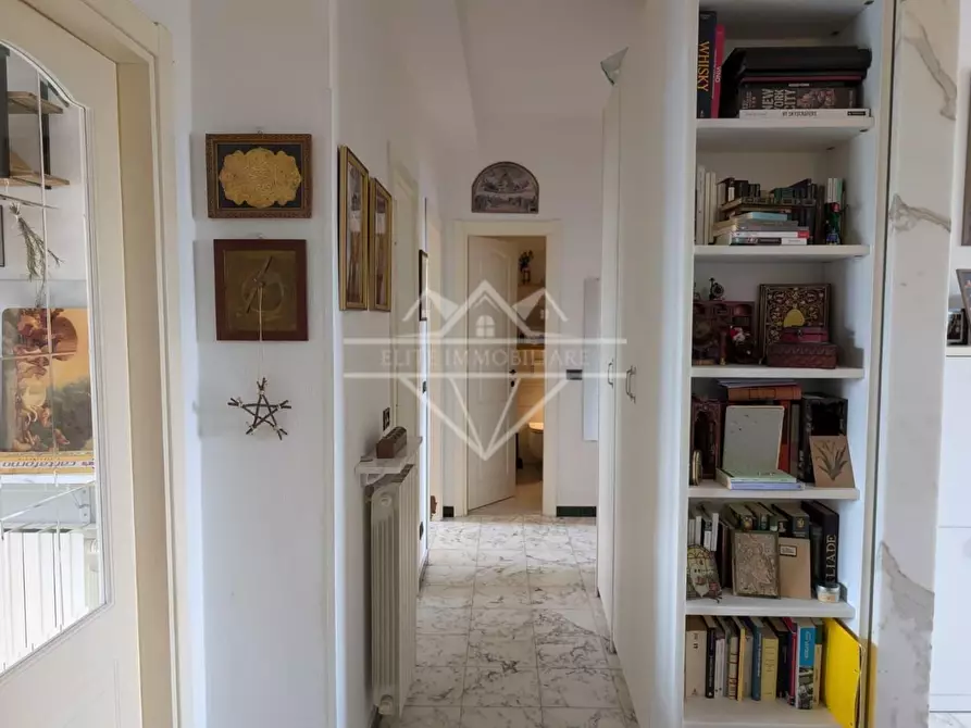 Immagine 3 di Appartamento in affitto  a Carrara