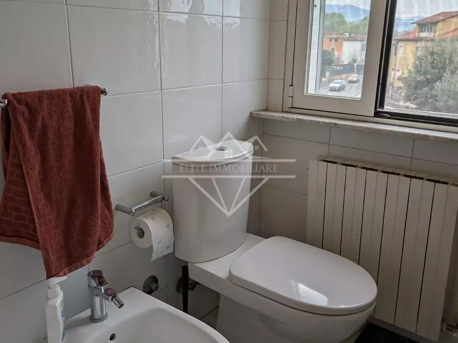 Immagine 9 di Appartamento in affitto  a Carrara