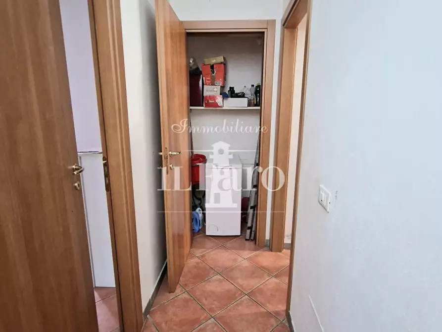 Immagine 10 di Appartamento in vendita  a Campi Bisenzio
