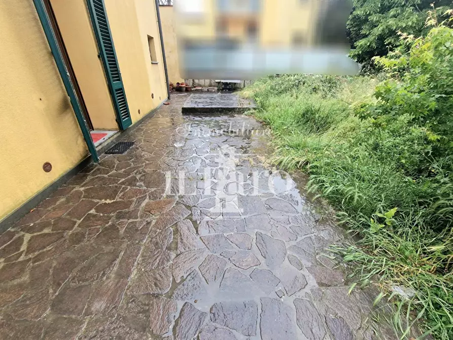 Immagine 17 di Appartamento in vendita  a Campi Bisenzio